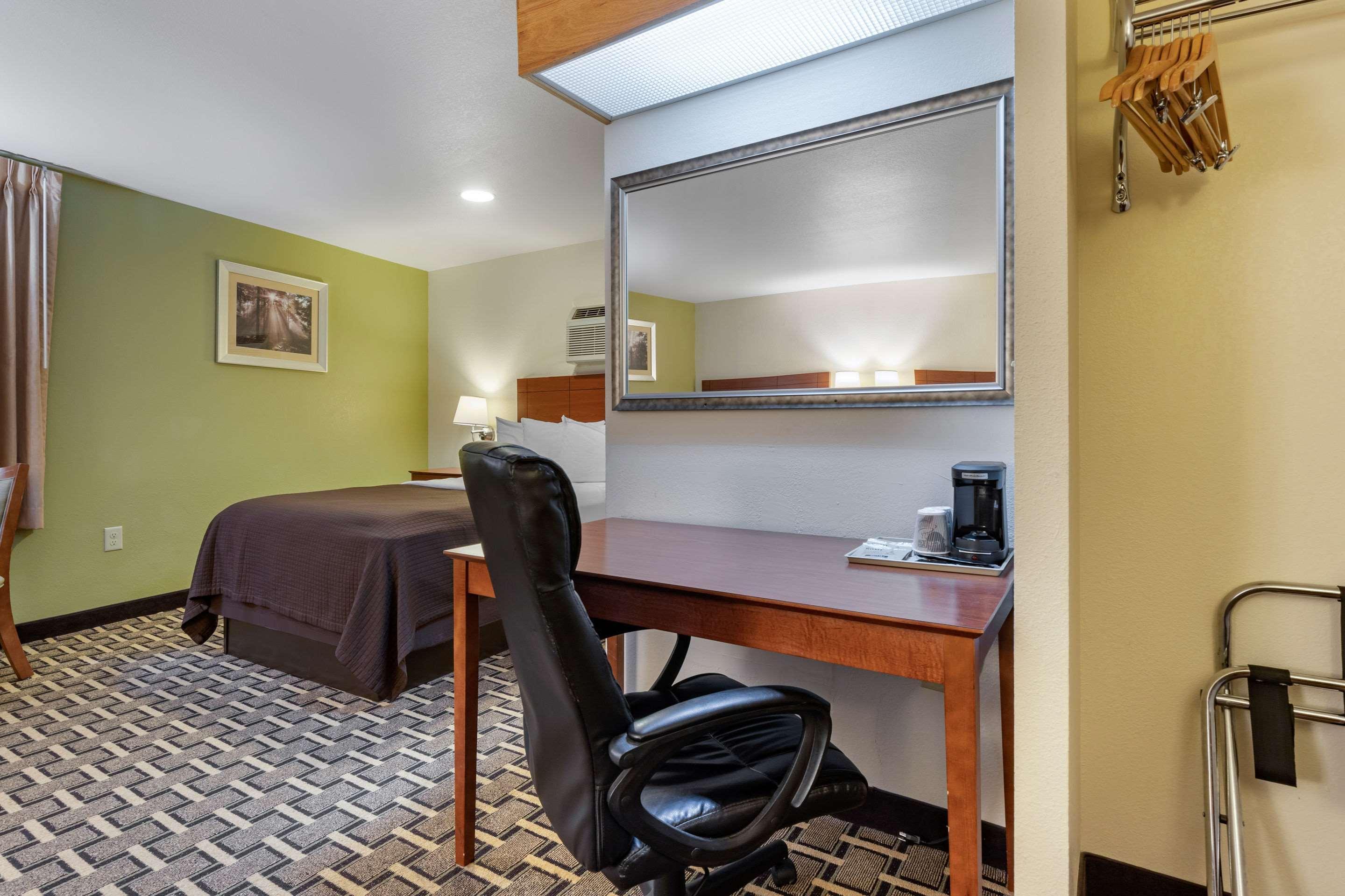 Econo Lodge Cherokee Near River Park Ngoại thất bức ảnh