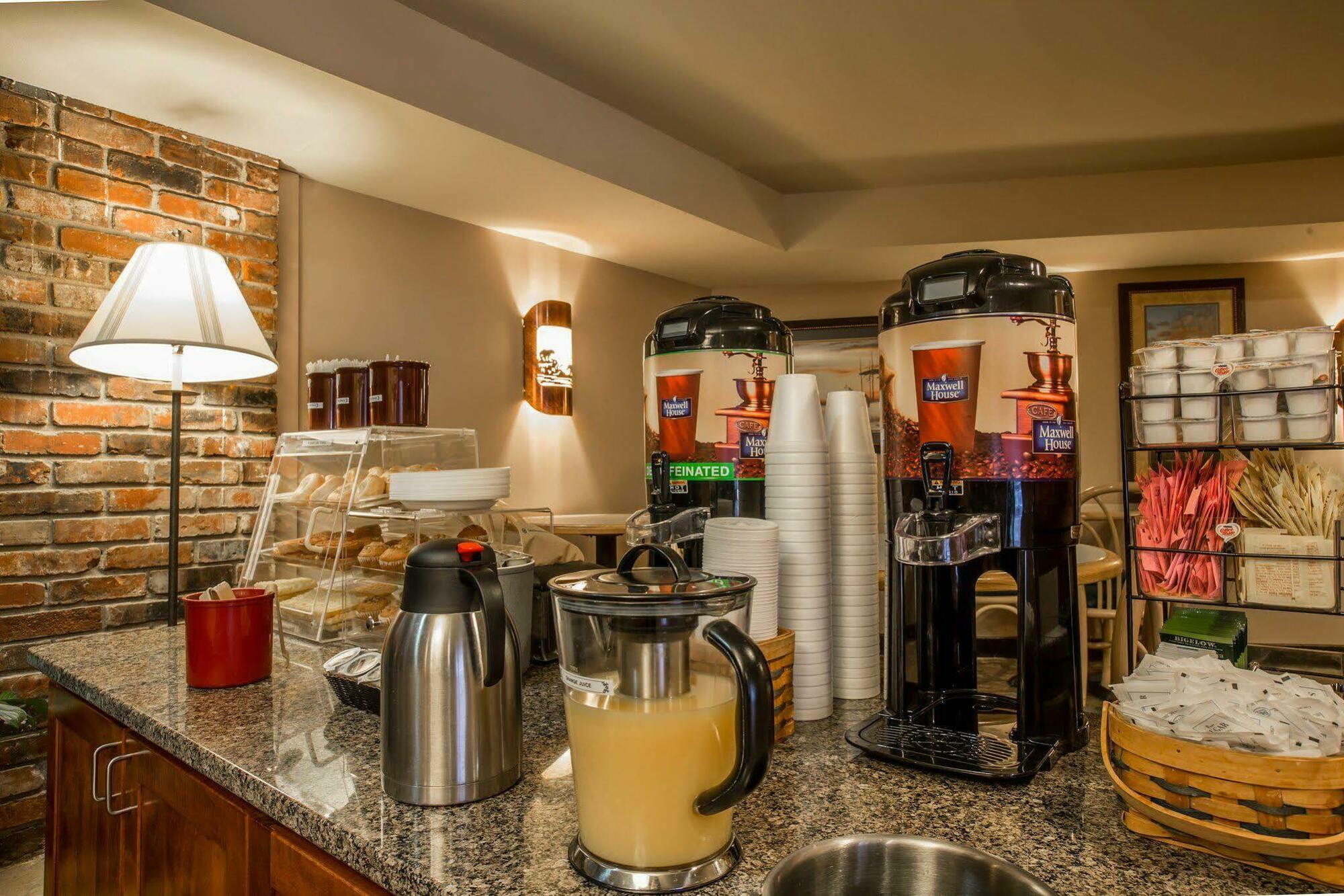 Econo Lodge Cherokee Near River Park Ngoại thất bức ảnh